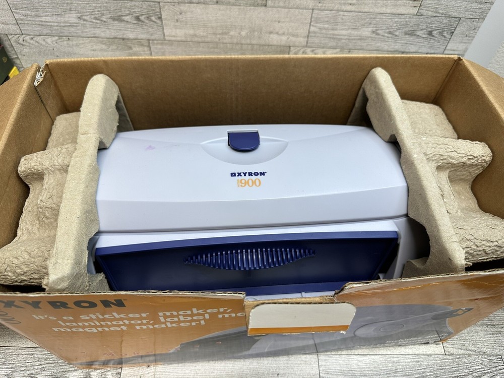 Xyron XRN900 9-Inch Creative Station Multi-Function Laminating/Crafting System