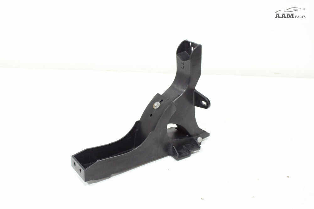 2018-2024 FREIGHTLINER CASCADIA REAR LEFT SIDE FAIRING PANEL BRACKET OEM