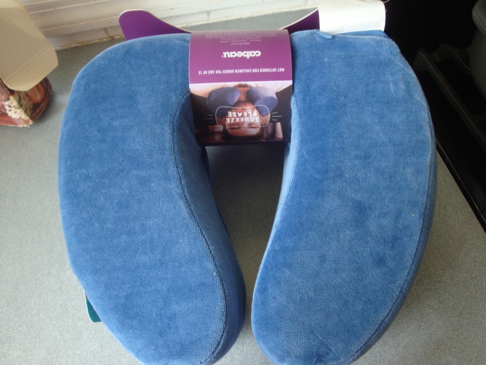 NEW CABEAU EVOLUTION COMPACT TRAVEL PILLOW MEMORY FOAM CORE PERFORMANCE LEVEL 4