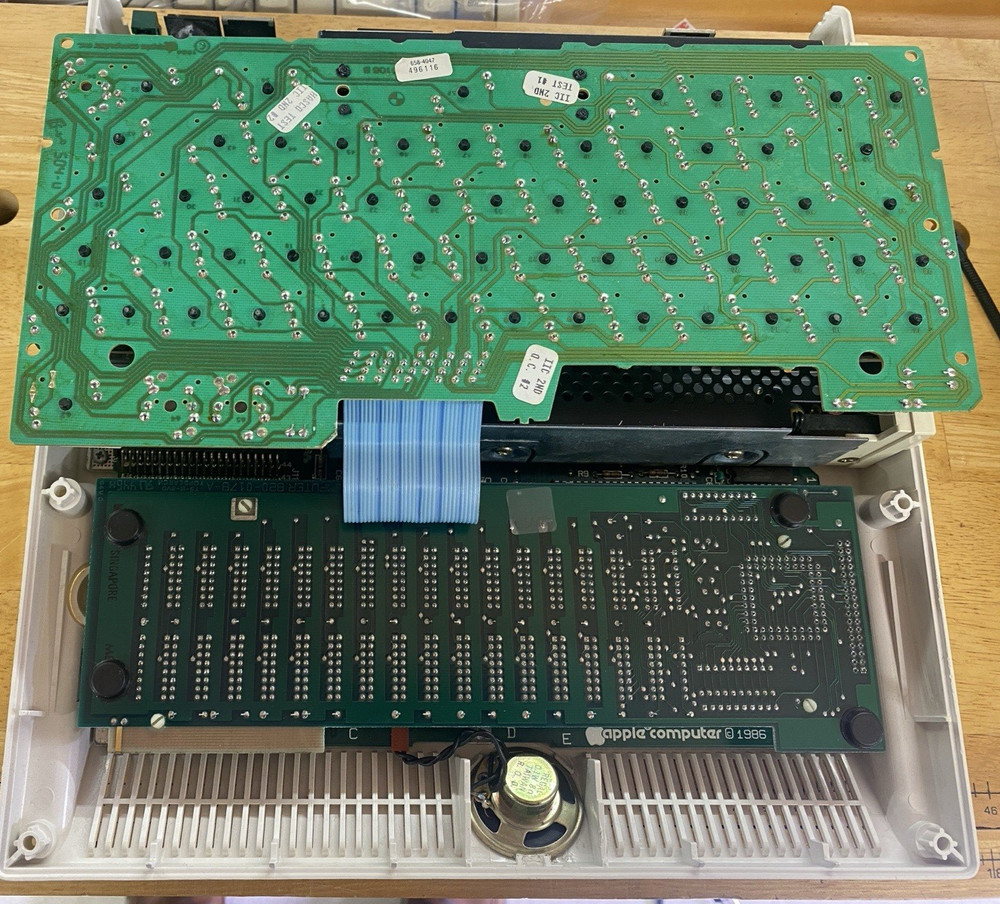 Apple IIc Computer – Clean & Fully Working – Apple A2B4156 1MB Memory Expansion