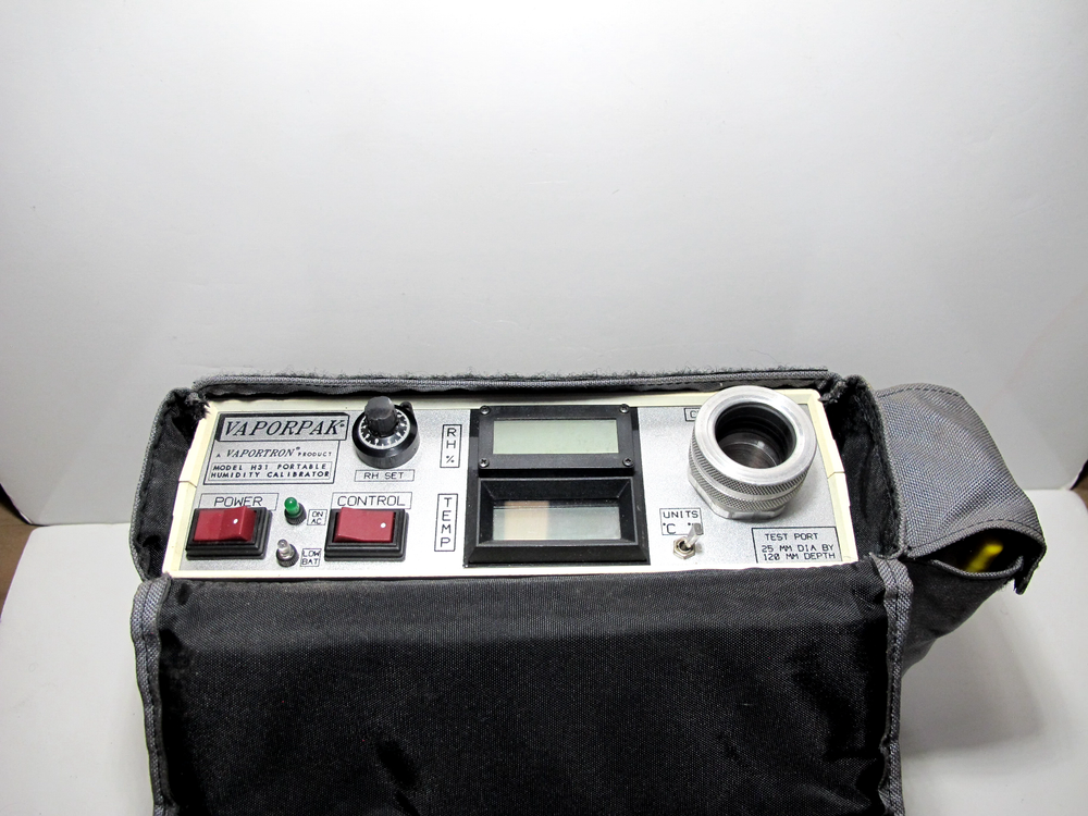 VAPORPAK® Model H-31 humidity calibrator