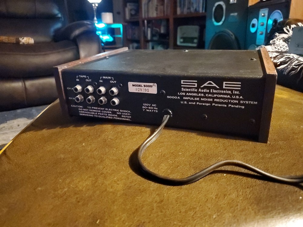 SAE Model 5000A Impulse Noise Reduction System Analog Vinyl Click Reduction