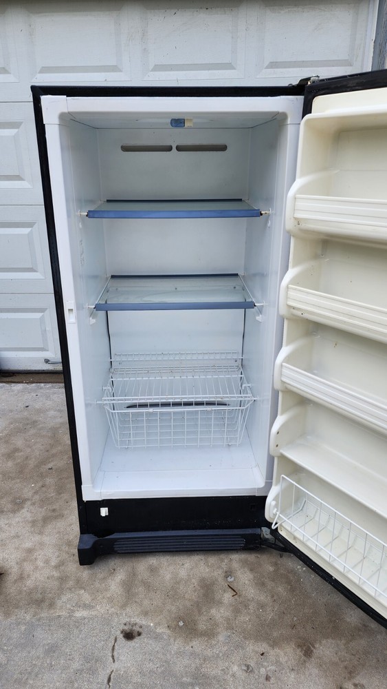 14 Cubic Ft upright freezer
