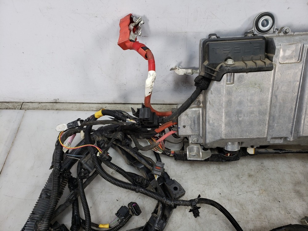 ✅ 17-23 OEM Tesla Model 3 Front Electrical System Control Module W/ Harness