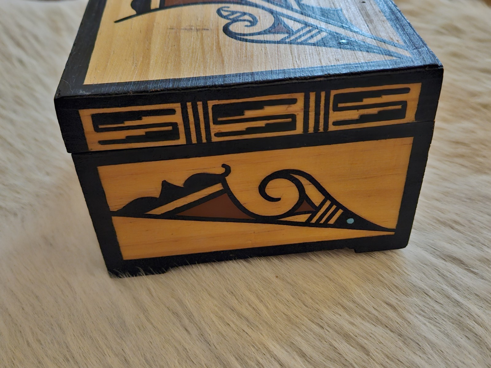 Native American Wood Keepsake Box by K. Leekela, Zuni Pueblo 6x5x3.5