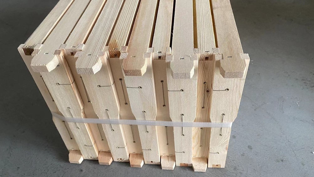 10 Assembled Beehive Frames, Coated Beeswax Foundations for Beekeeping