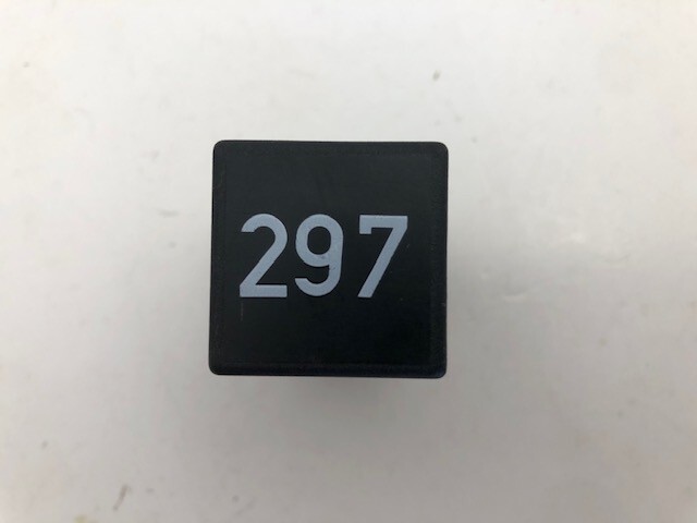 Audi 12 V Relay Control Module OEM 443927351B