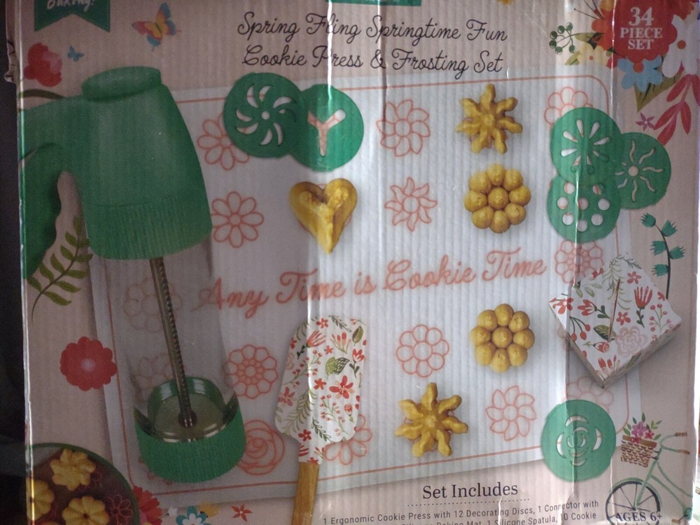 Spring Fling Springtime Fun Cookie Press And Frosting Set