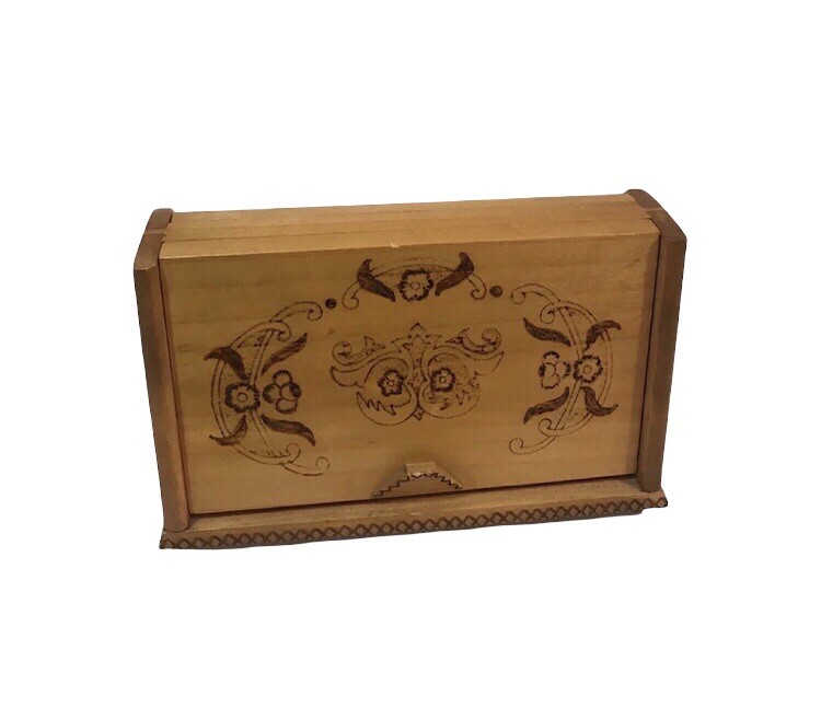 Vintage handmade Wood Flower Pattern Cigarette Box