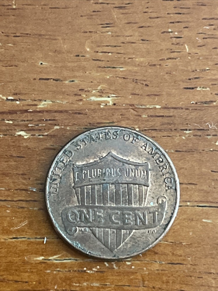 2014 Penny No Mint Mark Lincoln Shield