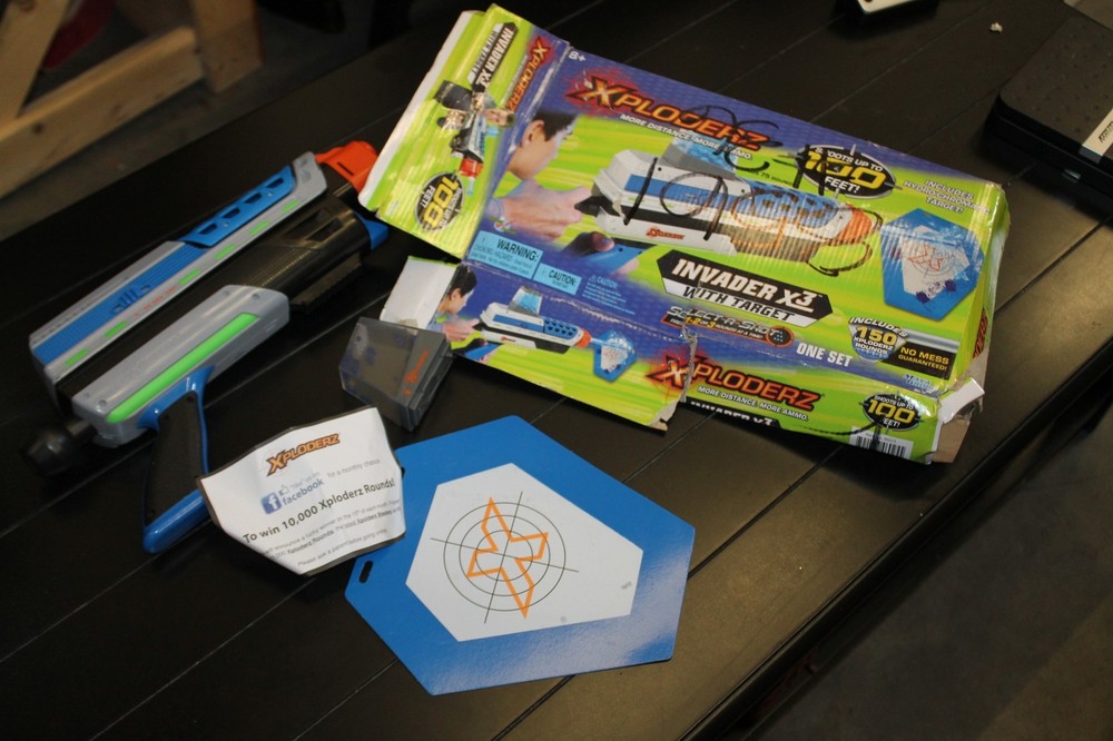 Xploderz Gun Invader X3 With Target Item No #46025
