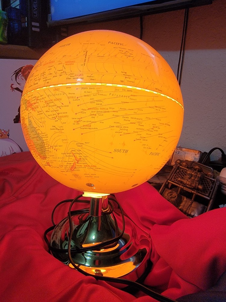 vintage lighted world globe 8 Inch