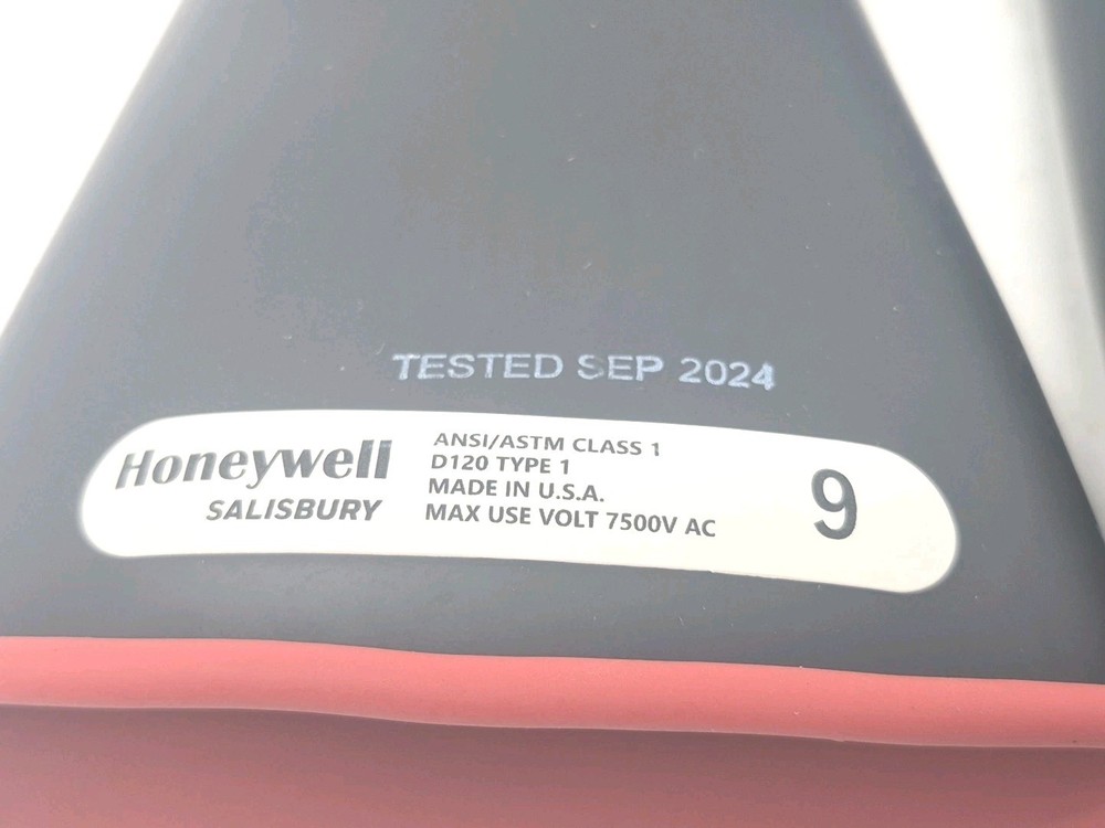 Salisbury E114RB/9, Size 9, Class 1, Electrical Insulating Gloves - New Open Box