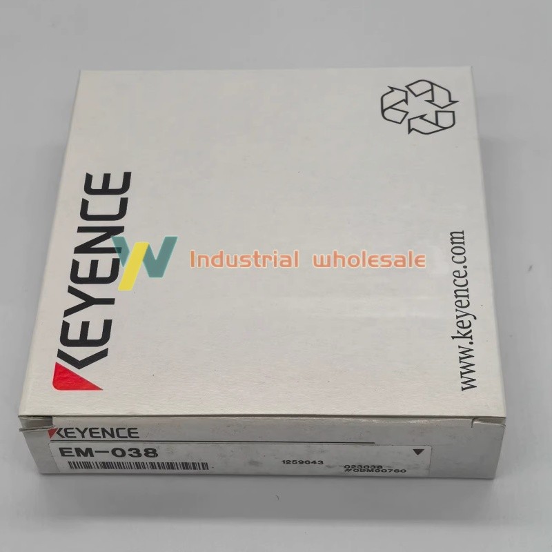 1PCS NEW KEYENCE Proximity Sensor EM-038