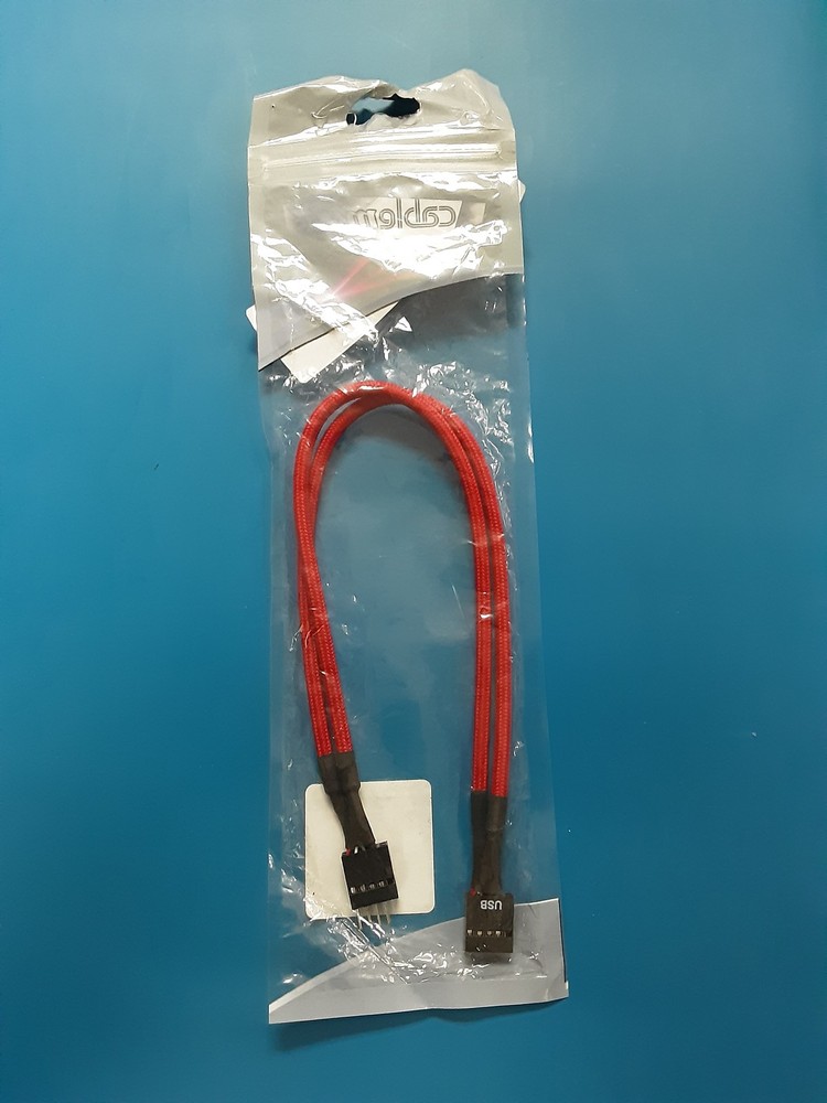 CableMod CM-CAB-IUSB-30KR-R ModFlex™ Internal USB 30cm - RED