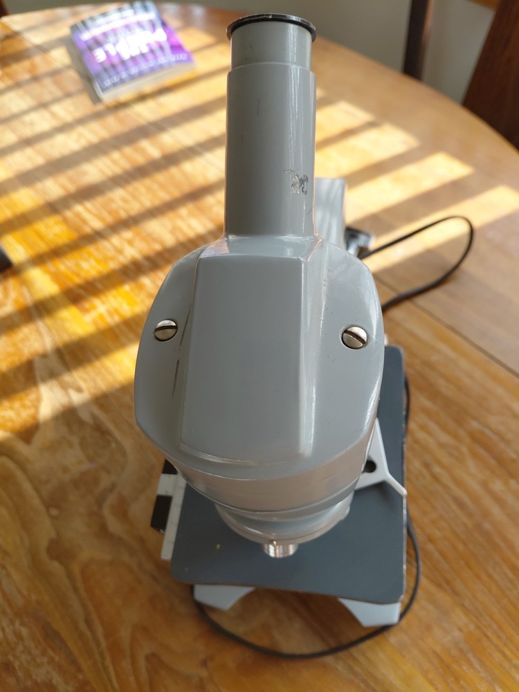 VINTAGE American Optical Series 60 Microscope, Three Objectives, w/Light -TESTED