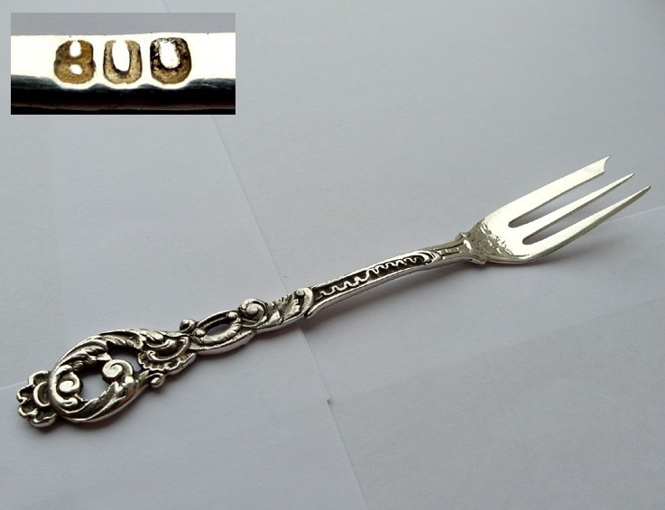 Beautiful Antique Rococo Kitchen Fork 800er Silver F403