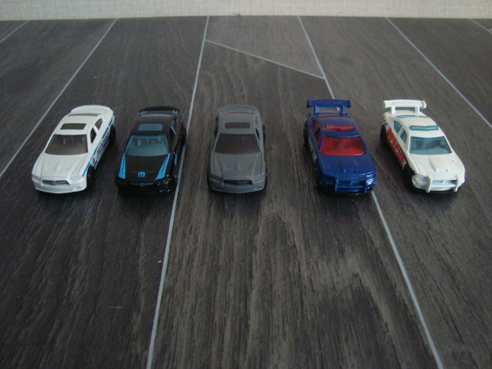 5 x Hot Wheels Dodge Charger
