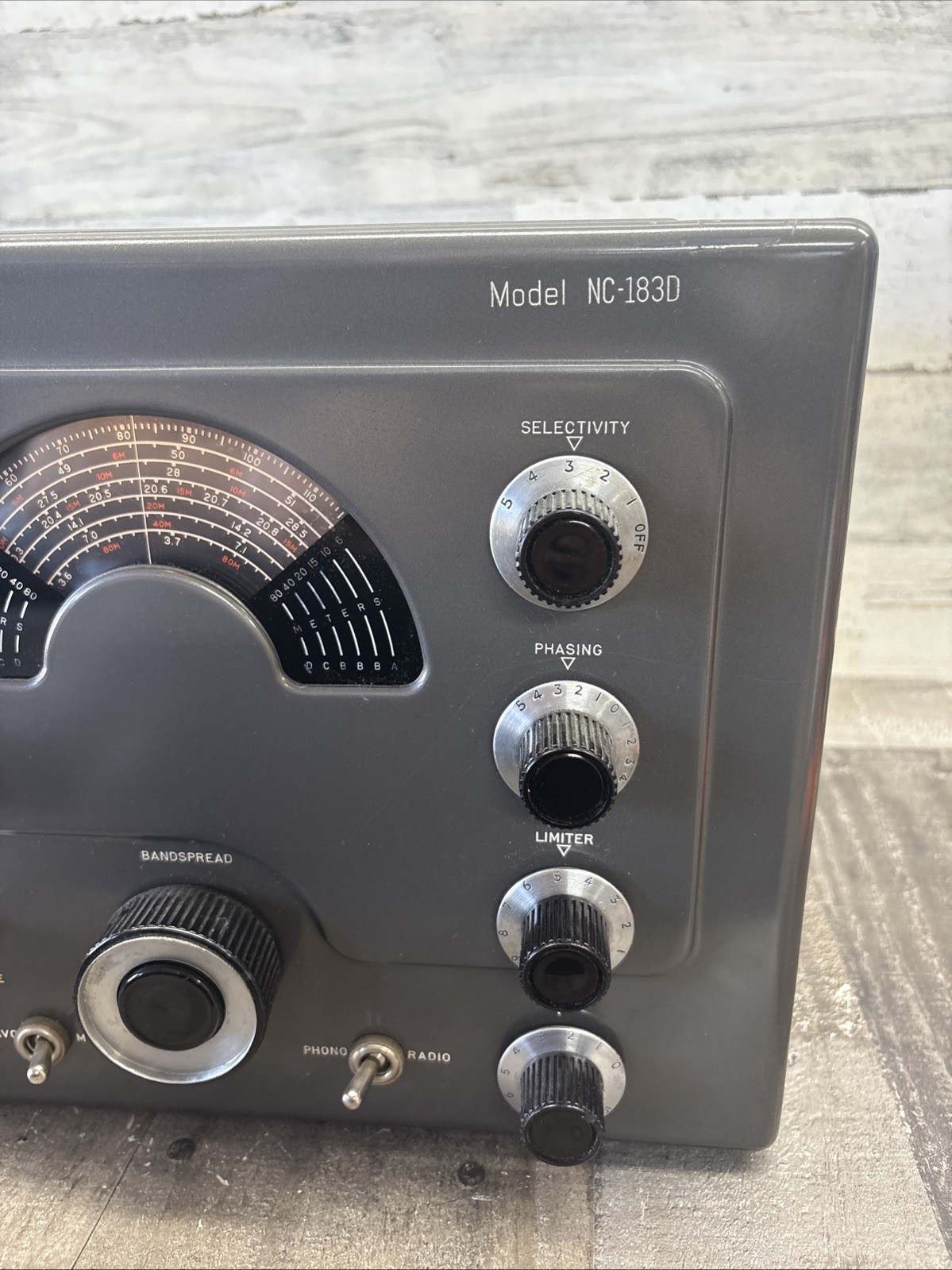 Very Nice National NC-183D Communications Receiver Powers On