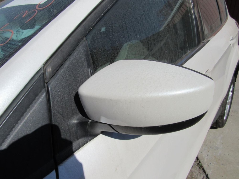 ESCAPE 2017 Glove Box 1000860