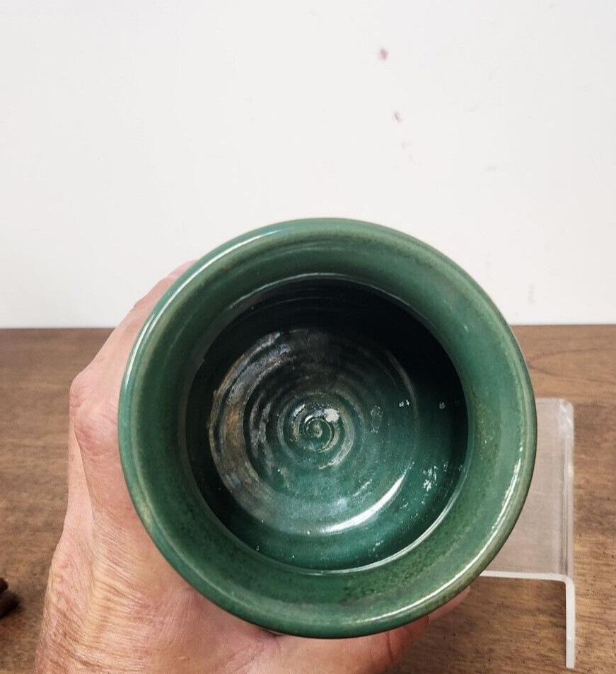 HANDMADE KEY EAGLE POTTERY POT