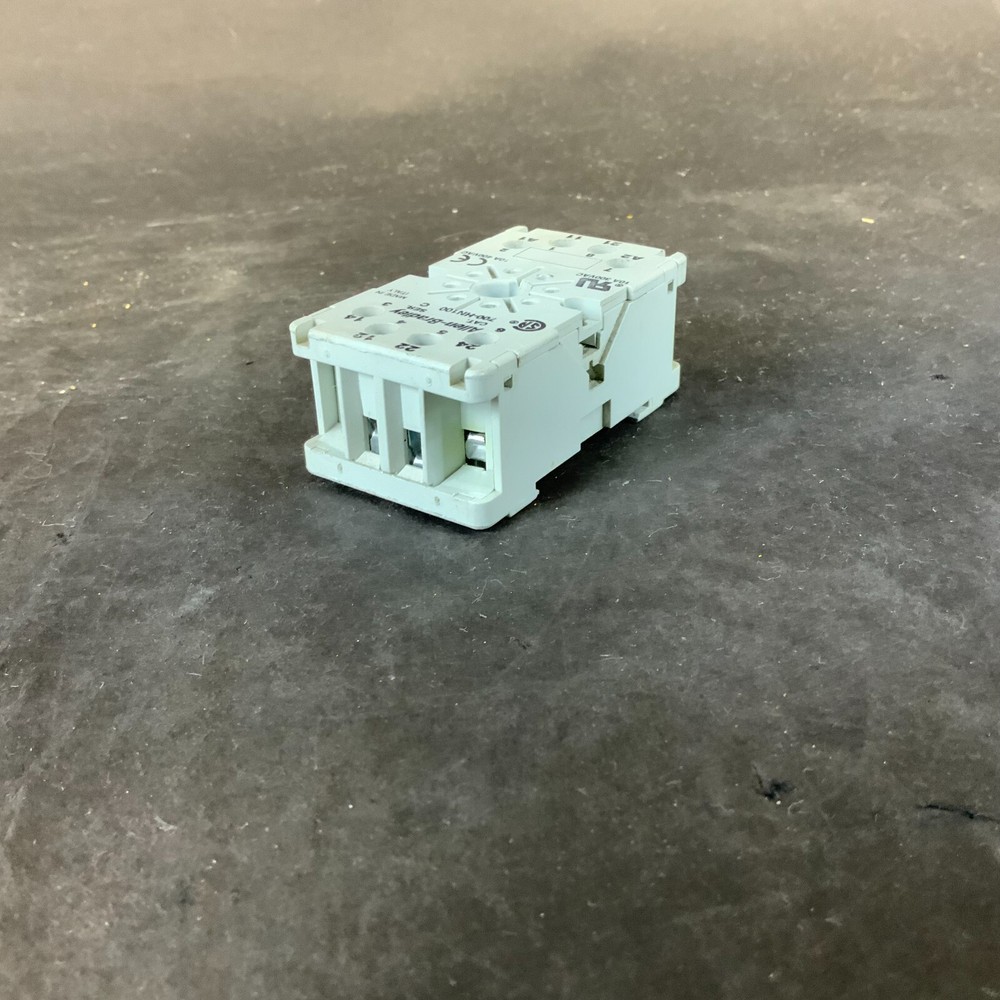 ALLEN BRADLEY 700-HN100 C RELAY SOCKET ($7 OBO)