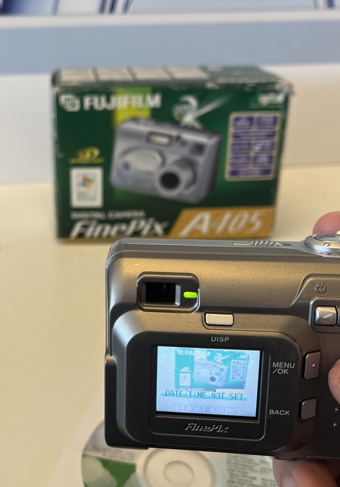 Fujifilm Digital Camera FinePix A405 2.0MP Silver Tested working
