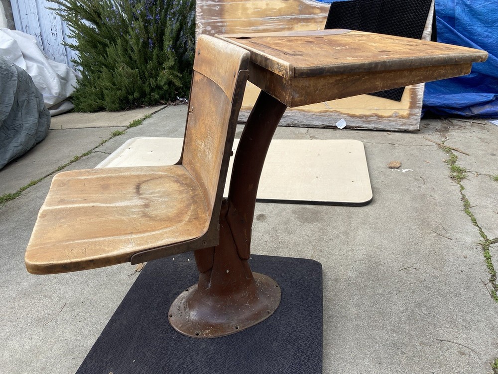 Antique ELEMENTARY SCHOOL DESKs