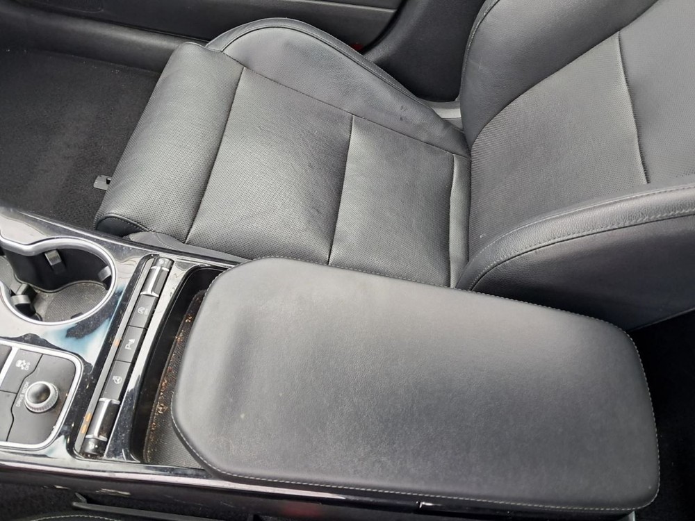 STINGER 2018 Glove Box 4845869