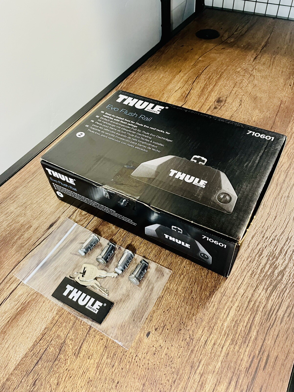 Thule Evo Flush Rail Foot Pack 710601 + Free Thule Lock/Key Set (Extra 69.95$)