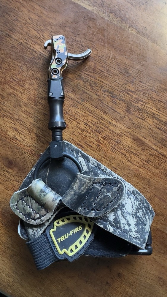 Hardcore Buckle Foldback Adjustable Archery Compound Bow Release Camo Wrist Stra