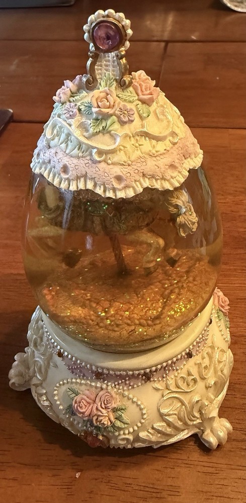 Musical Egg Snow Globe