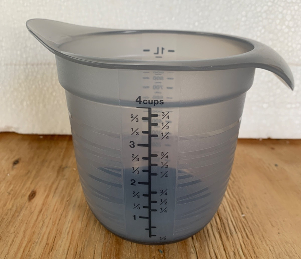 Tupperware 4 Cup Measuring Cup 5435A-1