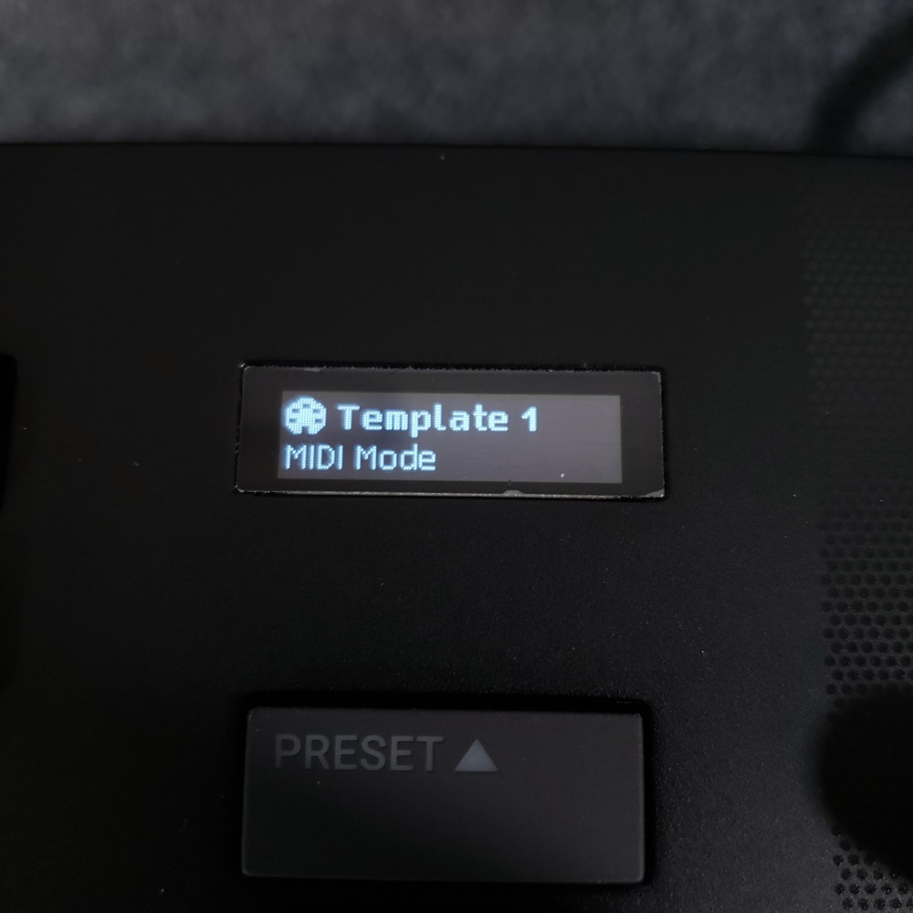 Native Instruments Komplete Kontrol A25 MIDI Keyboard Controller Semi-weighted