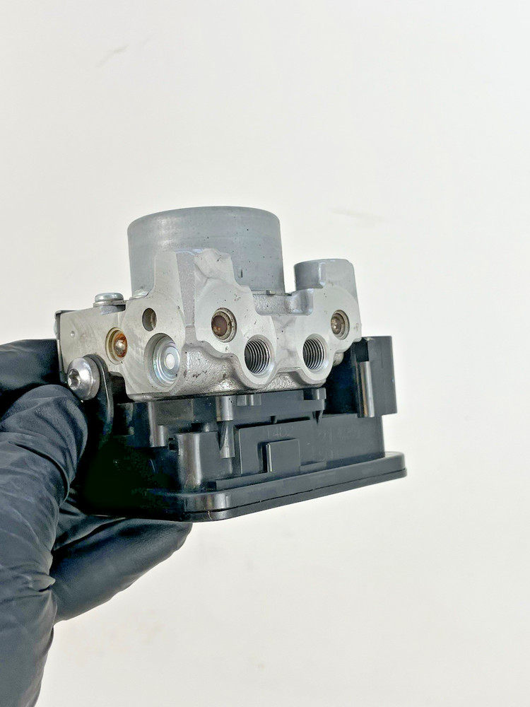 13-16 Triumph Street Triple Abs Brake Pump Module Unit Control Oem