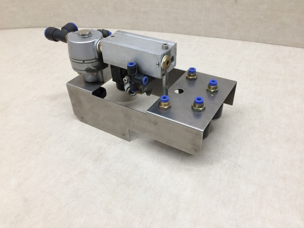 SMC Precision Regulator Assembly EIR202-F02 from a Giesecke Devirent Banknote