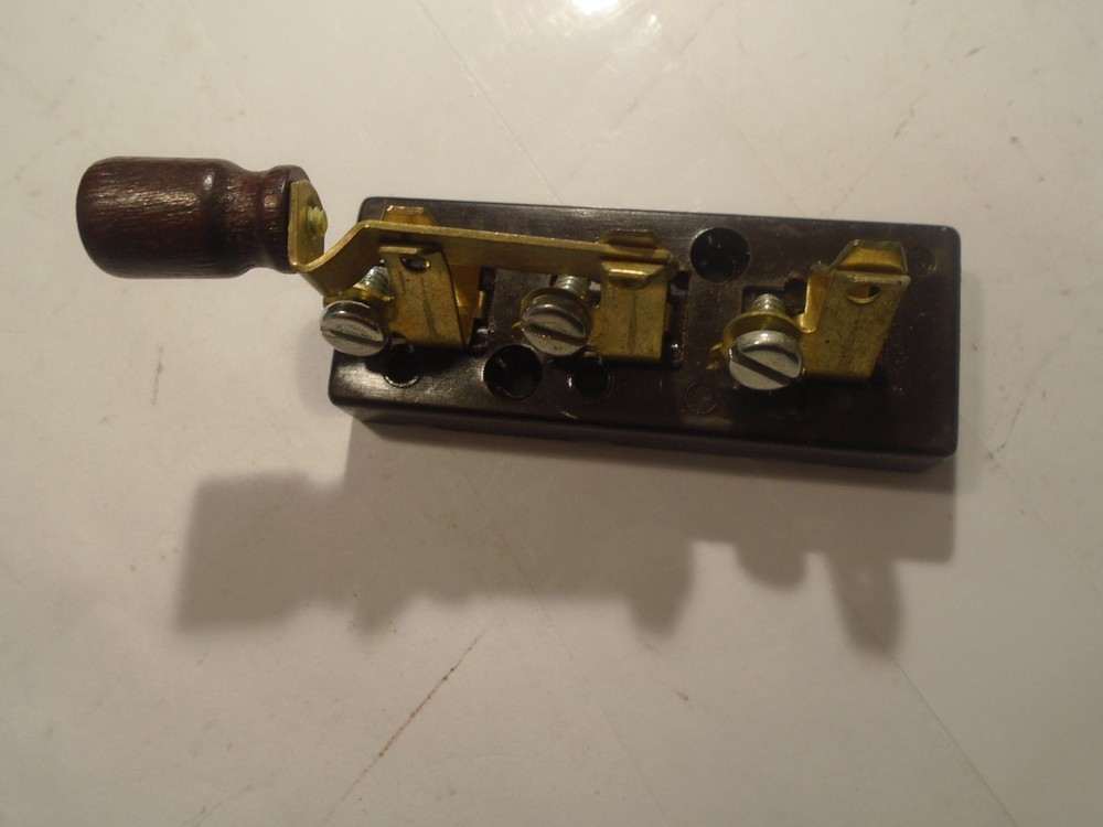 SINGLE POSITION KNIFE SINGLE POLE LOW VOLTAGE SWITCH 5-214-2-5