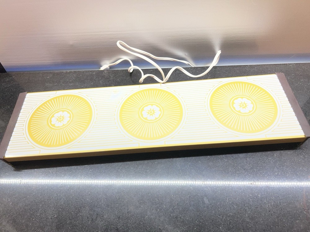 Vintage Warming Tray With Flower Pattern Design - Working