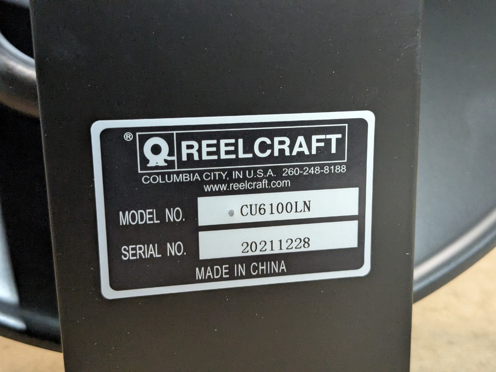 ReelCraft Manual Hand Crank Hose Reel 3/8 In. x 100 Ft. Capacity CU6100LN