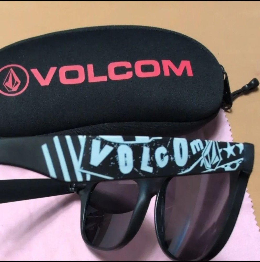 Volcom Sunglasses Black With Case Novelty