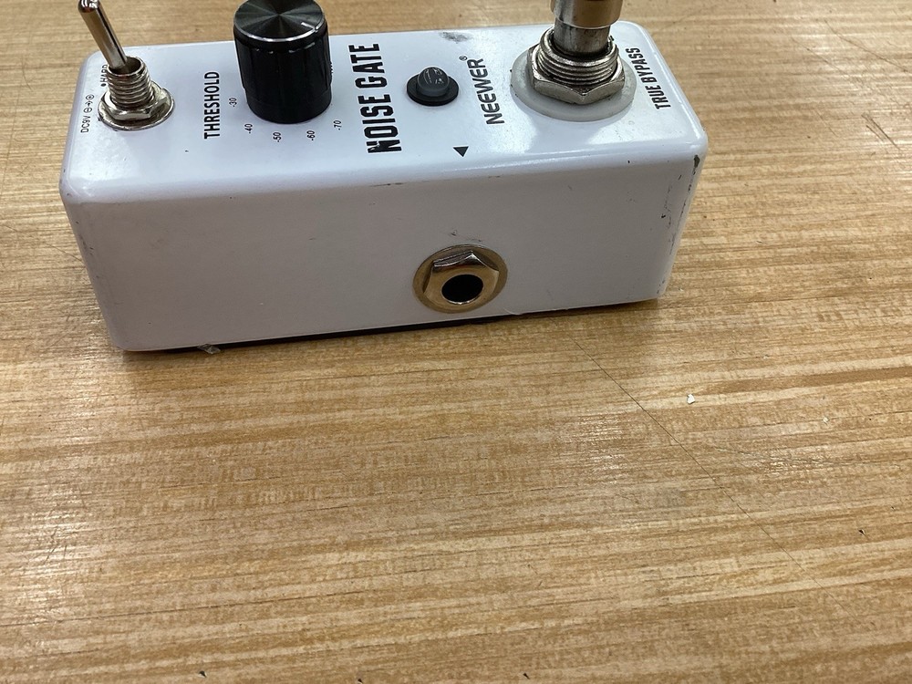 NEEWER Noise Gate Effector DC-9V True Bypass Threshold Adjust