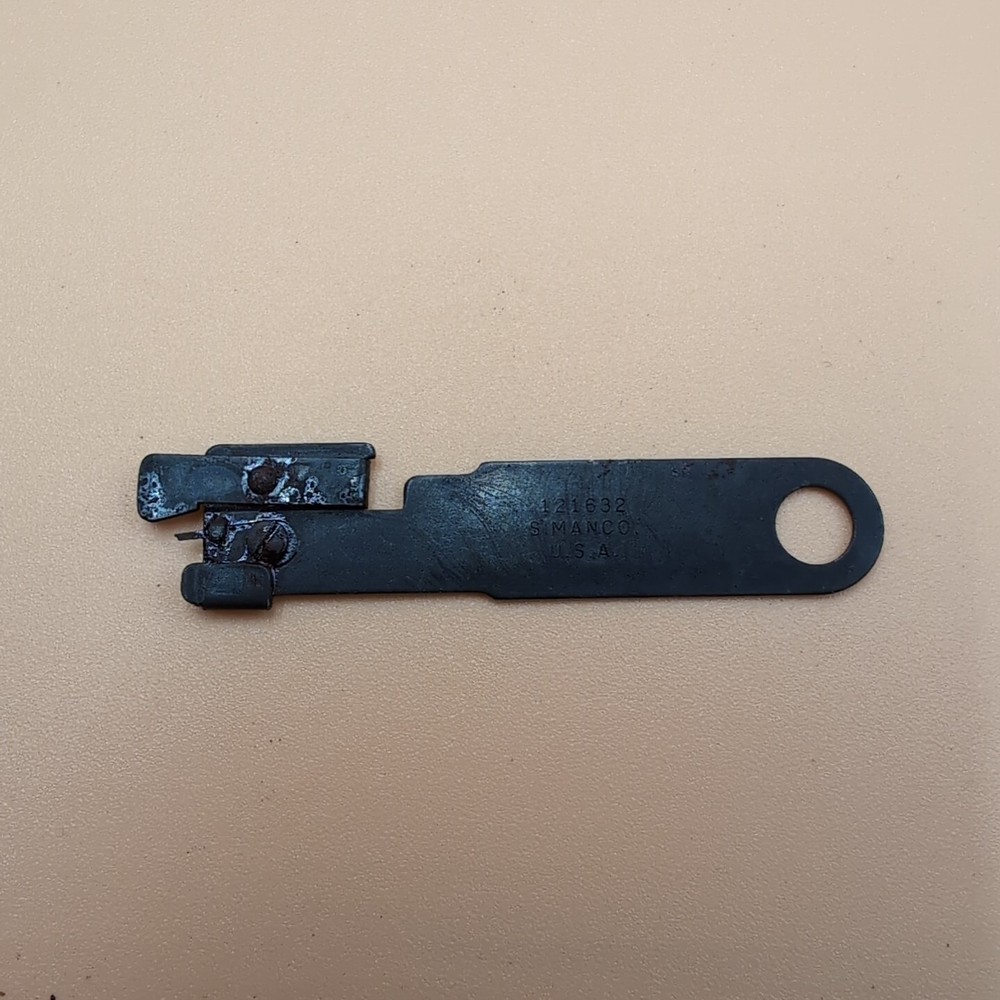Vintage Singer Sewing Machine Universal Needle Threader Simanco 121632