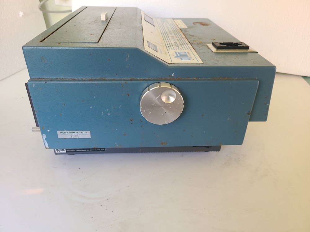 Gilford Micro-Sample Spectrophotometer 300-N, Powers Up, Untested