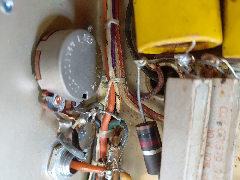 Hallicrafters HT-40 Audio transmit level control