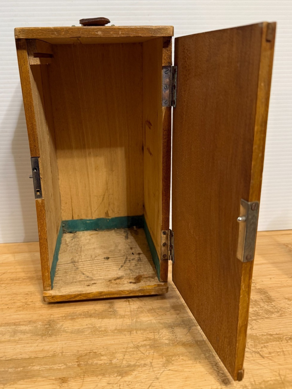 Vtg Microscope Wood Box Only!!! Tongue & Groove Corners  Metal Latch Closure