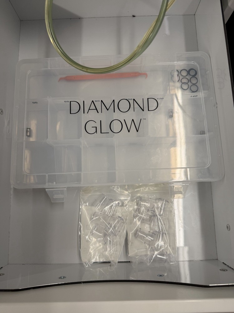 SP3 DiamondGlow Microdermabrasion Machine