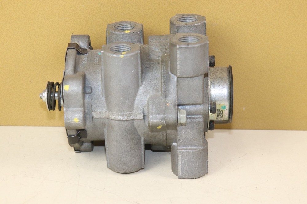 BENDIX E-8P Brake Valve 800629 NEW