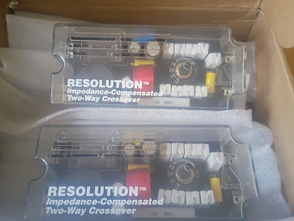 kicker resolution two-way crossovers