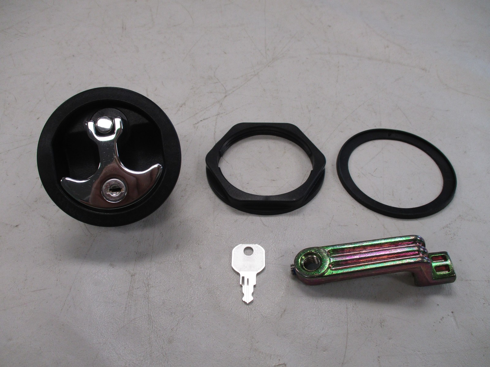 WHITECAP 3" T - STYLE LOCKING LATCH  W/ KEY BLACK & CHROME S-9415B MARINE BOAT