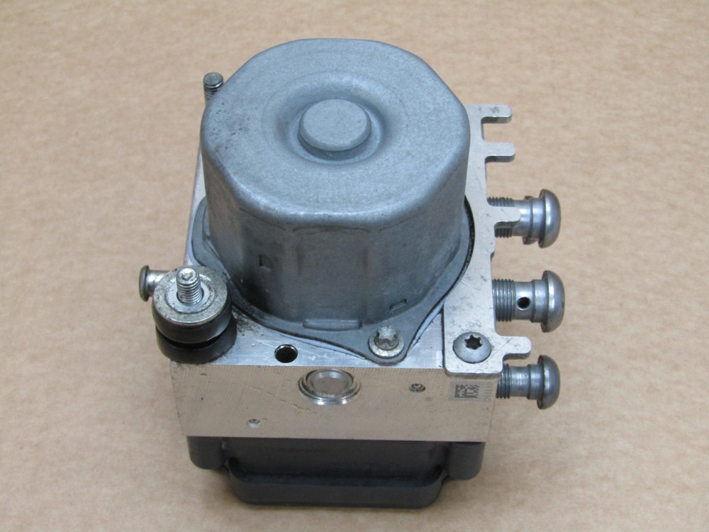BMW S1000RR 2012 ABS pump control unit module (5562)